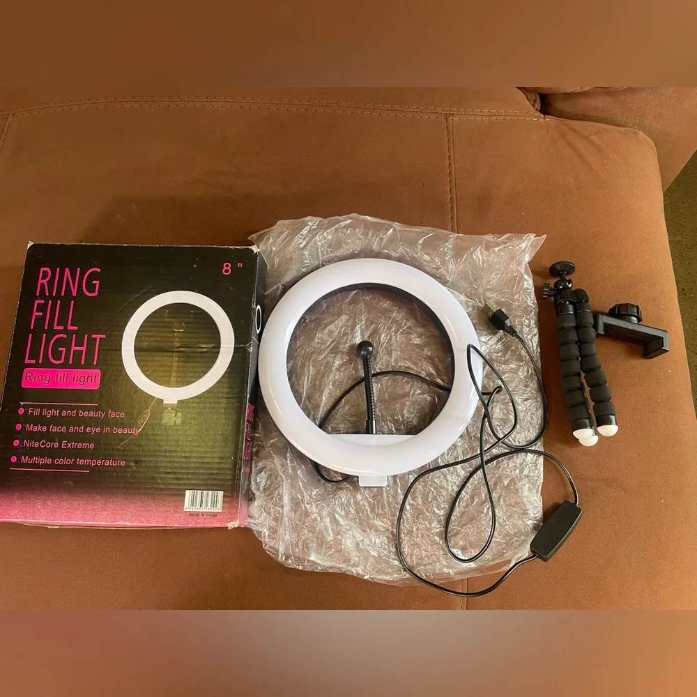 8” Ring Fill Light. Perfect For Beginner Content Creators 💡